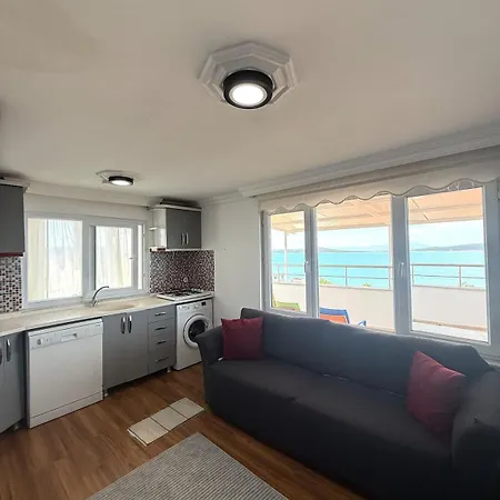 Stunning Sea View With Spacious Terrace דירה Ayvalı