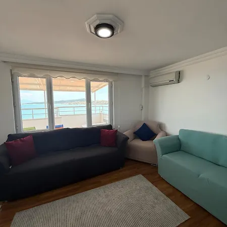 Stunning Sea View With Spacious Terrace דירה