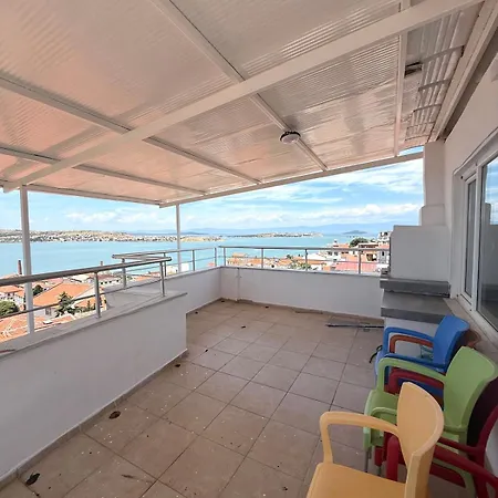 Stunning Sea View With Spacious Terrace דירה *
