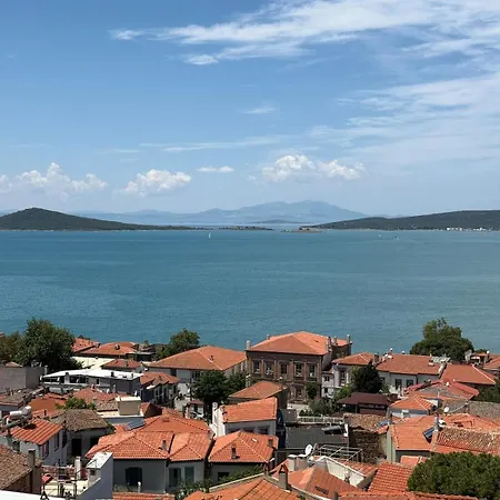Stunning Sea View With Spacious Terrace דירה *