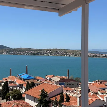 Stunning Sea View With Spacious Terrace דירה *